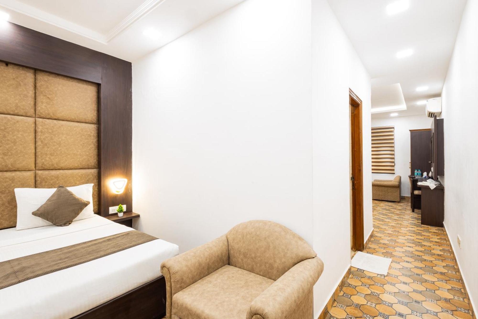 Hotel Panickers Residency - Ajmal Khan Market Near Karol Bagh Metro Delhi  Extérieur photo