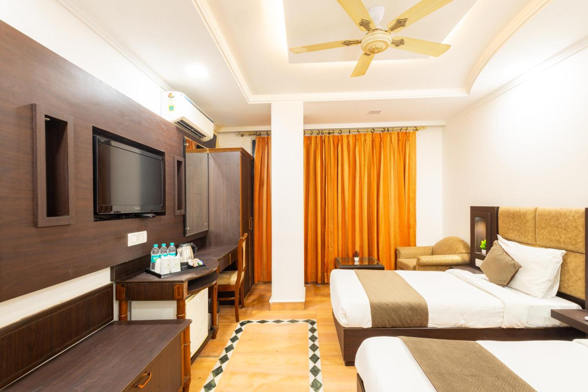 Hotel Panickers Residency - Ajmal Khan Market Near Karol Bagh Metro Delhi  Extérieur photo