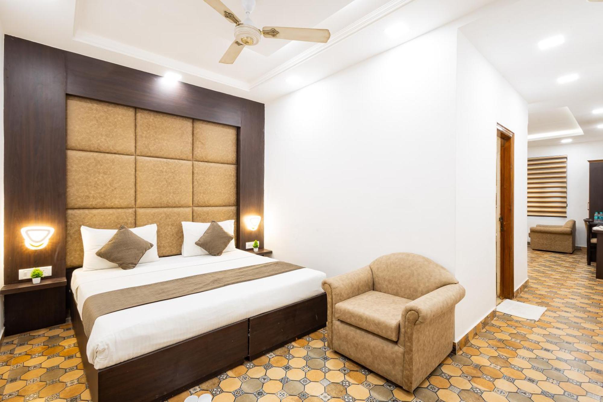 Hotel Panickers Residency - Ajmal Khan Market Near Karol Bagh Metro Delhi  Extérieur photo