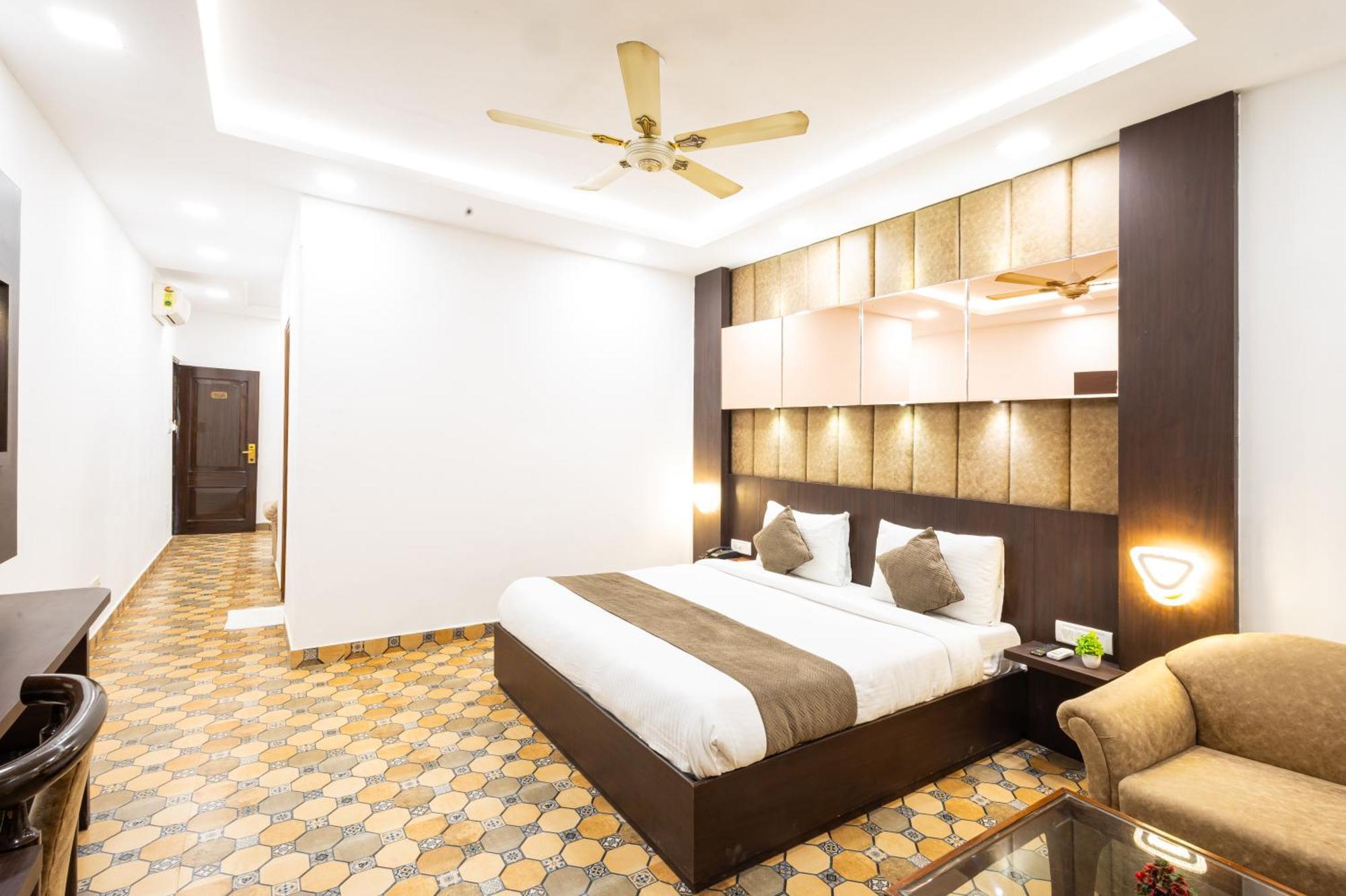Hotel Panickers Residency - Ajmal Khan Market Near Karol Bagh Metro Delhi  Extérieur photo