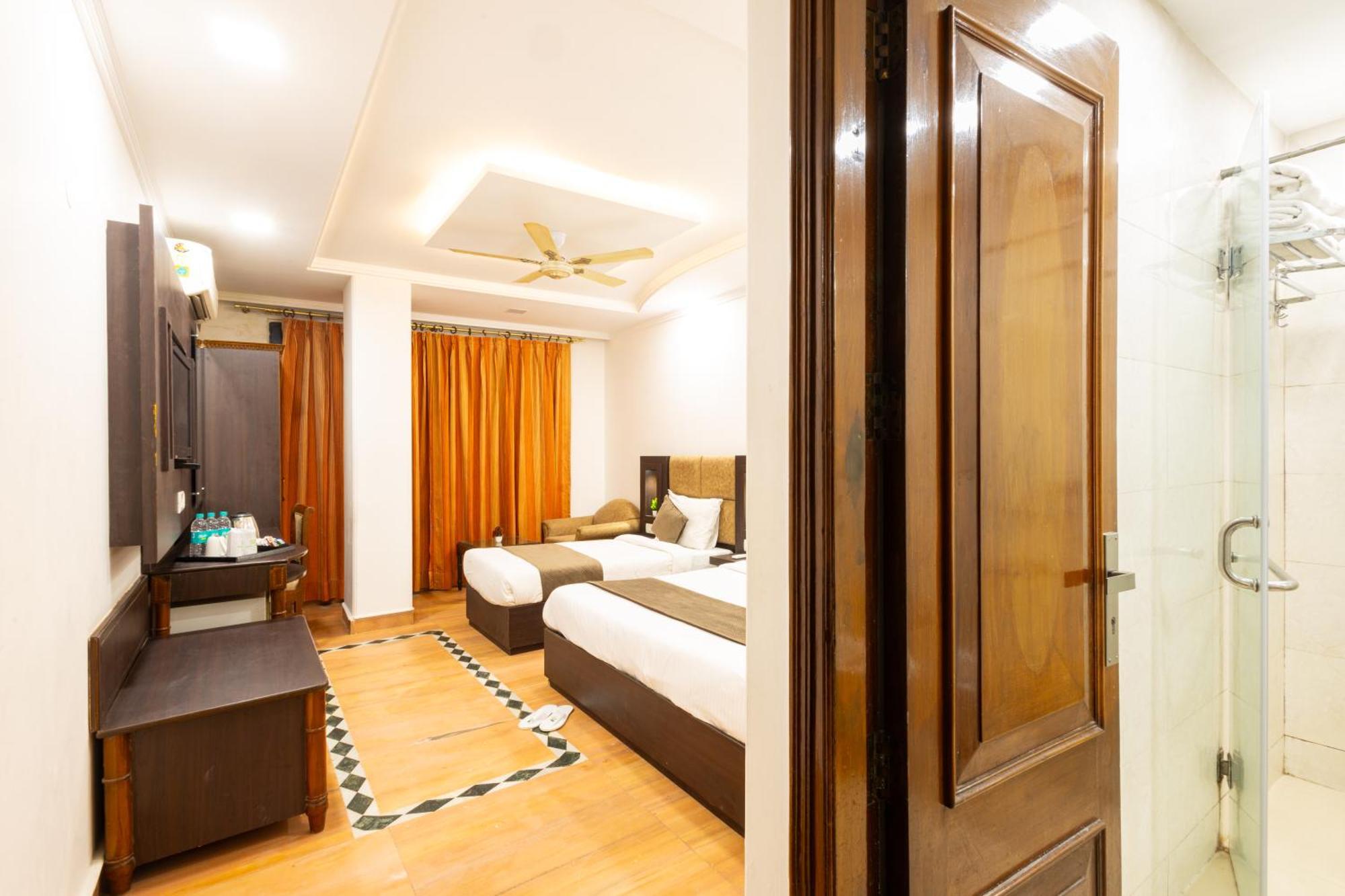 Hotel Panickers Residency - Ajmal Khan Market Near Karol Bagh Metro Delhi  Extérieur photo