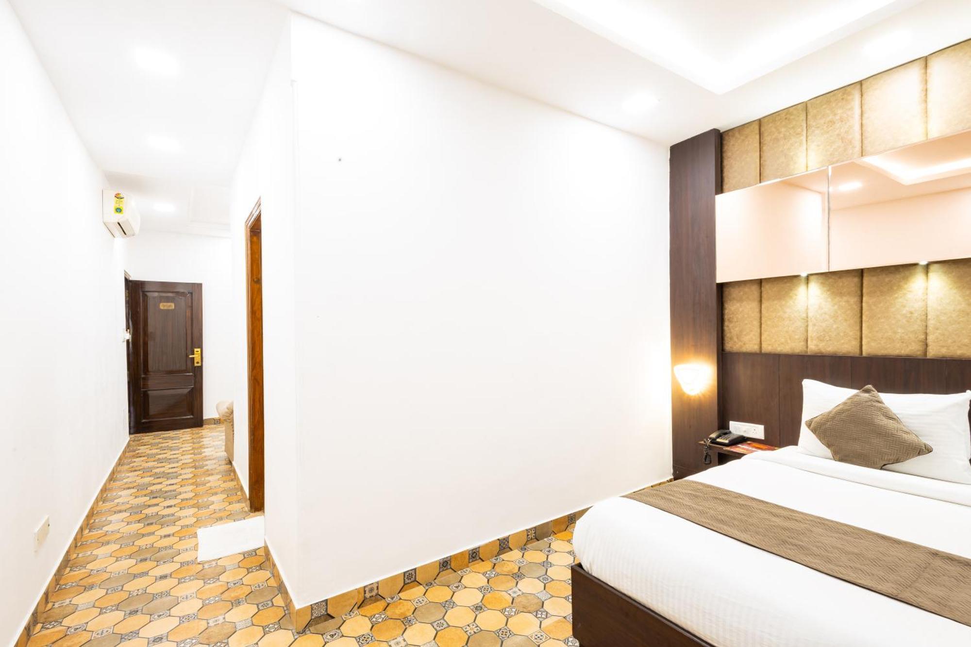 Hotel Panickers Residency - Ajmal Khan Market Near Karol Bagh Metro Delhi  Extérieur photo